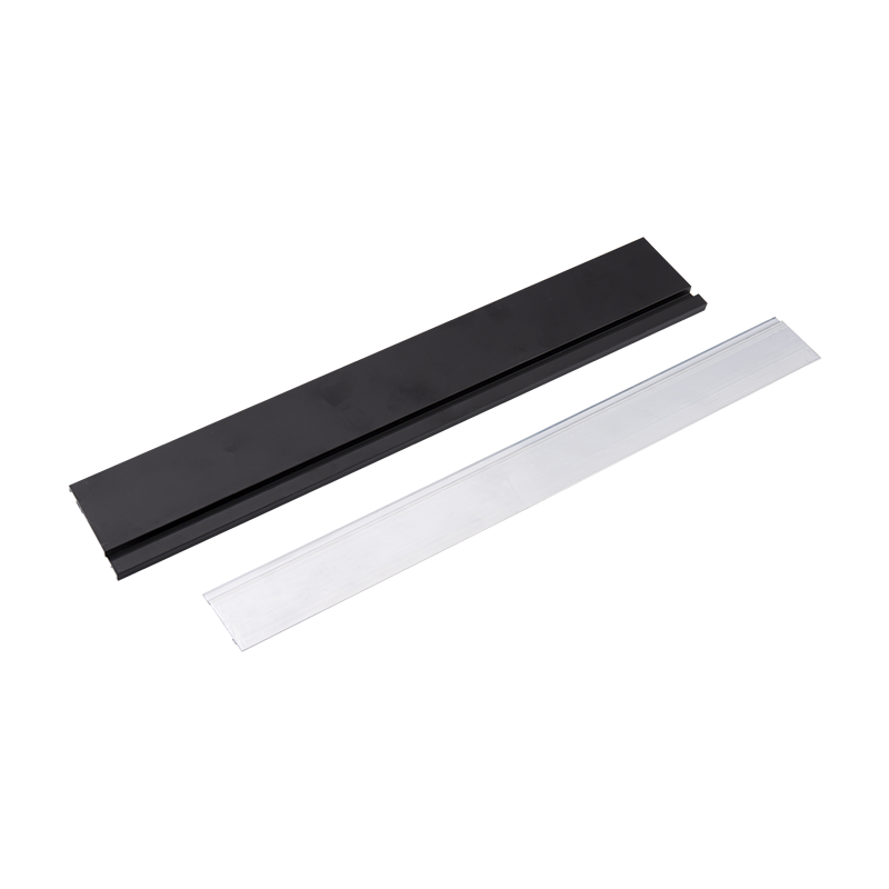 Hienovaraiset mattapintaiset koristenauhat jalkalistalle